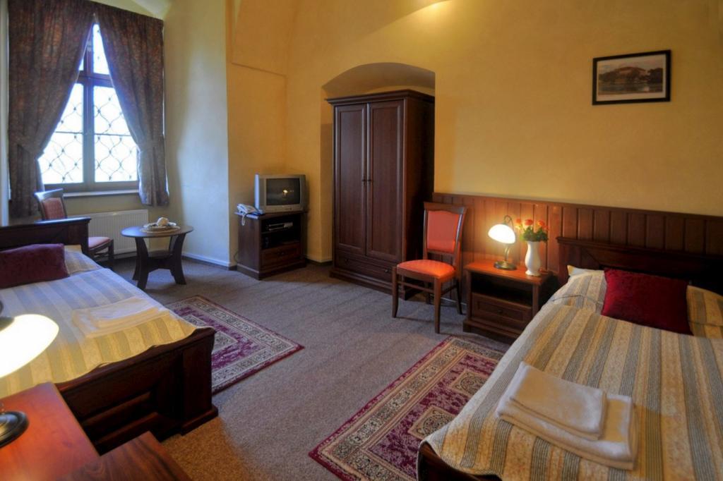 מלון Jirkov Zamek Cerveny Hradek חדר תמונה